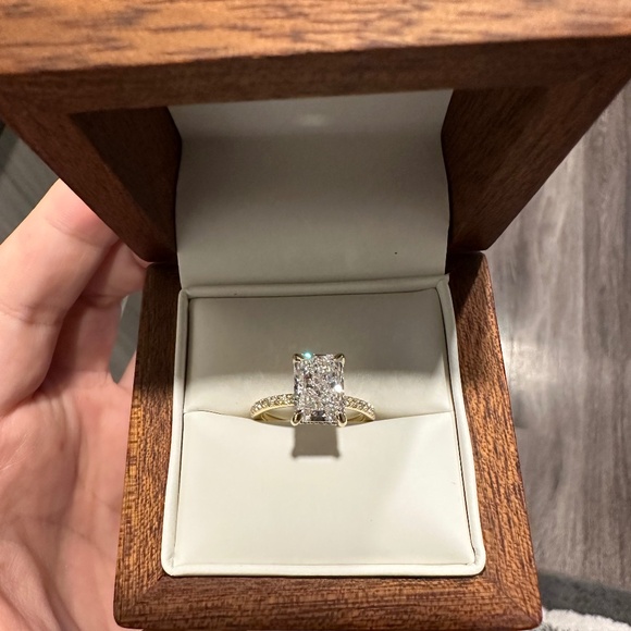 3 Carat Cushion Cut Diamond Engagement Ring 18K Yellow Gold - Picture 1 of 6